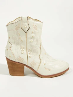 Zynthia Wide Width Boots -ChicAura Store 001176 ZYNTHIA W ARU OFF WHITE 02