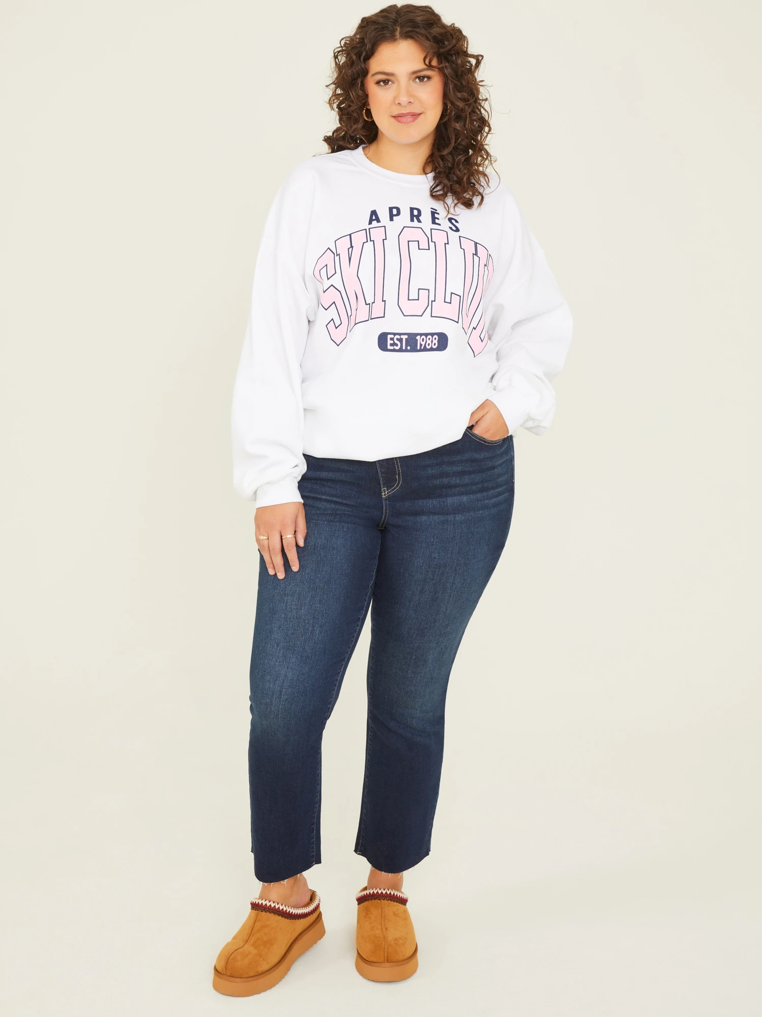 Après Ski Club Oversized Sweatshirt 3 Après Ski Club Oversized Sweatshirt - Image 3