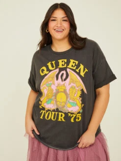 Queen Tour Oversized Tee